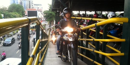 Dijanjikan gratis 2 hari, parkiran Abu Bakar Ali masih berbayar