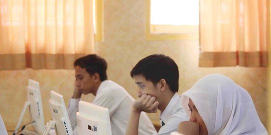 8 siswa smk di kabupaten bandung rela menginap di sekolah rev2