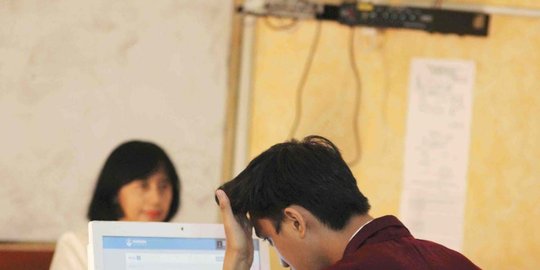 un pelajar di malang ada yang garuk garuk kepala rev2