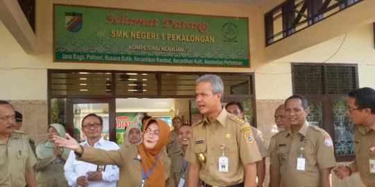 1 pekalongan laksanakan un di tengah genangan banjir rob rev2