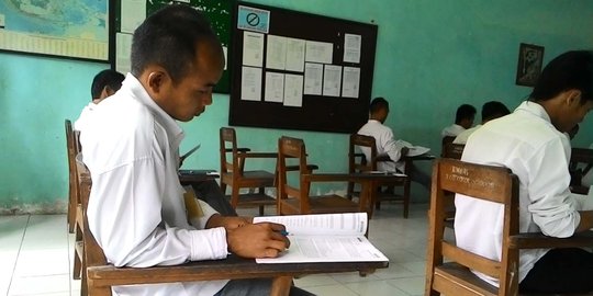 Ditangkap jadi pengedar sabu, ABG di Pekanbaru UN di kantor polisi