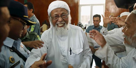 Luhut: Abu Bakar Ba'asyir di sel khusus biar nyaman karena sudah tua