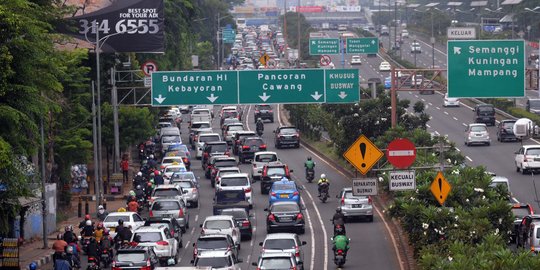 Uji coba pertama tanpa 3 in 1, Ahok klaim 'gak terlalu macet loh'