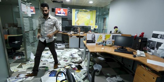 Ini kantor surat kabar Arab Saudi yang dirusak warga Lebanon