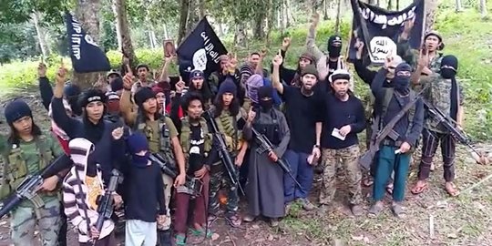 kapal untuk bebaskan 10 wni disandera kelompok militan filipina rev3