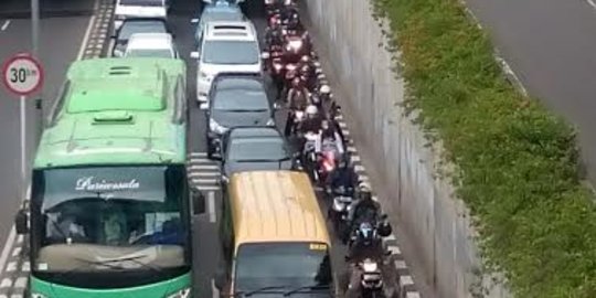 Jakarta kacau sehari tanpa 3 in 1
