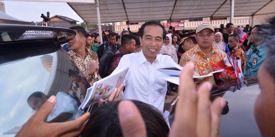Setelah dari Papua, Jokowi terbang ke Maluku resmikan 5 pelabuhan