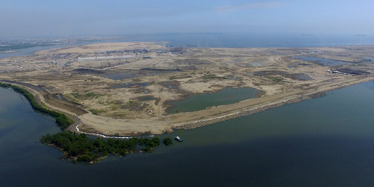 Melihat pembangunan pulau reklamasi di Pantai Utara Jakarta