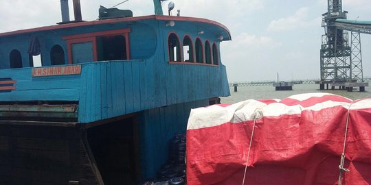 Polair Sumut dilempari molotov saat adang kapal berisi pakaian bekas