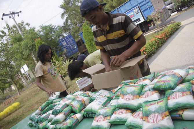 25 ton gula ilegal di medan