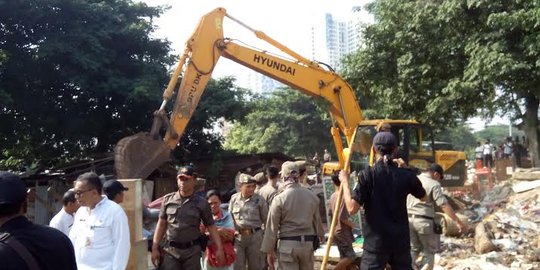 Anak sedang UN, warga TPU Menteng Pulo diberi tambahan waktu