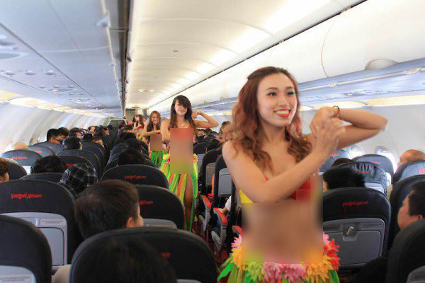 pramugari berbikini vietjet