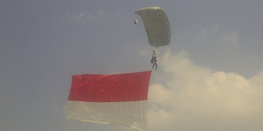 Aksi-aksi seremonial TNI memakan korban