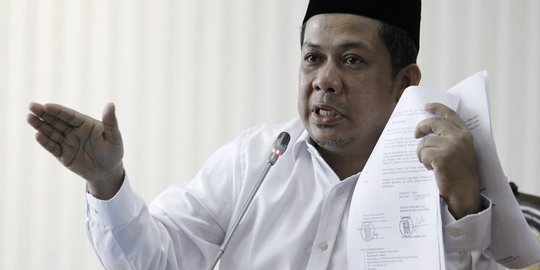 Curhatan Fahri Hamzah di Twitter & buka hadits usai ditendang PKS