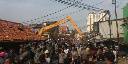 Kembali memanas, warga Luar Batang lempari petugas dengan batu