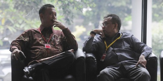 Pimpinan DPRD DKI penuhi panggilan KPK terkait suap Raperda Zonasi