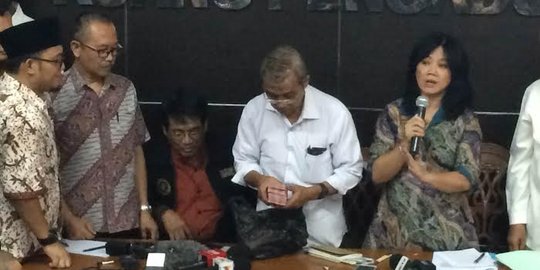 Duit 2 gepok Densus 88 buat istri Siyono dibongkar, ada Rp 100 juta