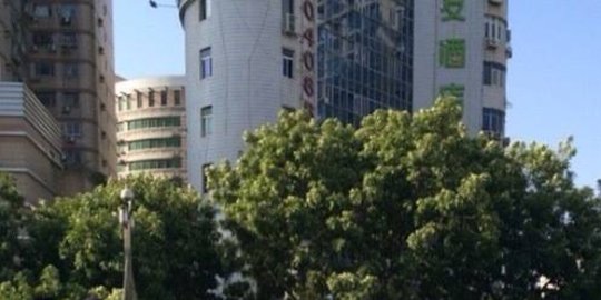selesai para karyawan ini dihukum berlutut di jembatan rev5