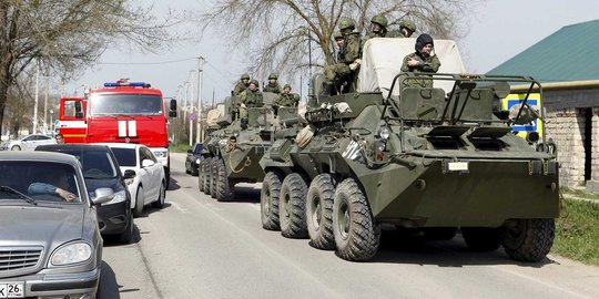 Rusia turunkan tank usai serangan bom di kantor polisi