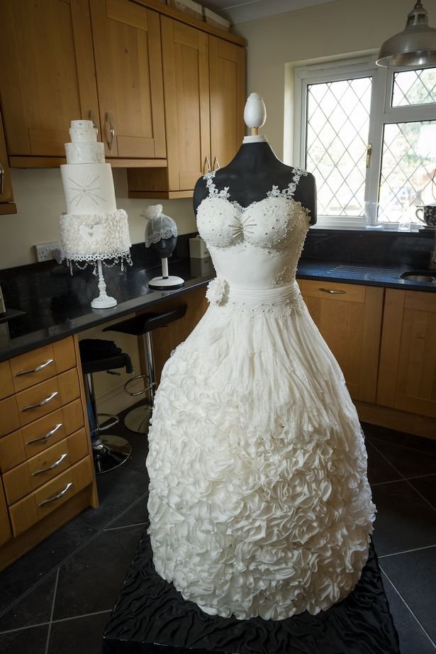 cake berbentuk gaun pengantin karya ilnka rnic sylvia elba dan yvette marner