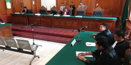 Jaksa kecewa, pengacara minta status tersangka La Nyalla dicabut