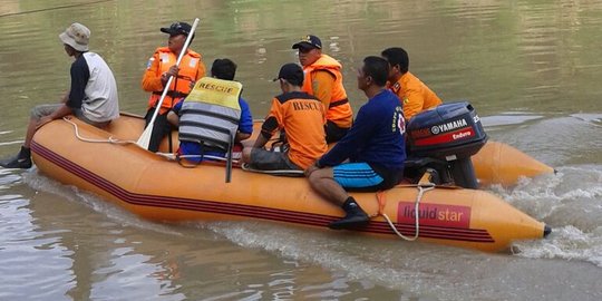 Berenang di Sungai Pemali Brebes, siswa SMP hilang terseret arus