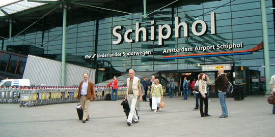 Bandara Schipol Belanda disisir polisi akibat aksi pria mencurigakan