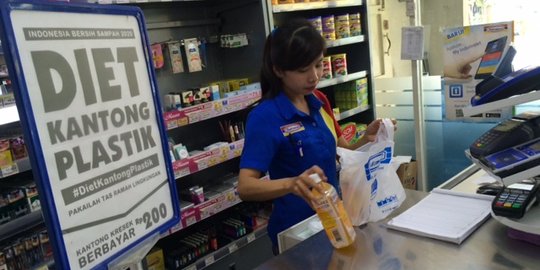 YLKI nilai pengganti kantong plastik di supermarket masih mahal