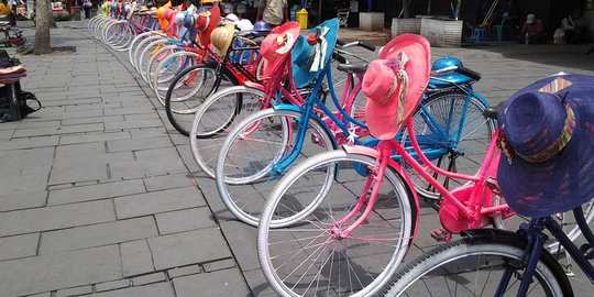 Berwisata dengan sepeda  sepeda  cantik di  Kota Tua 