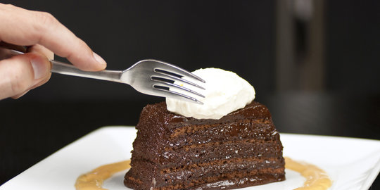 awas, konsumsi 5 makanan ini bikin uban tumbuh subur di usia muda