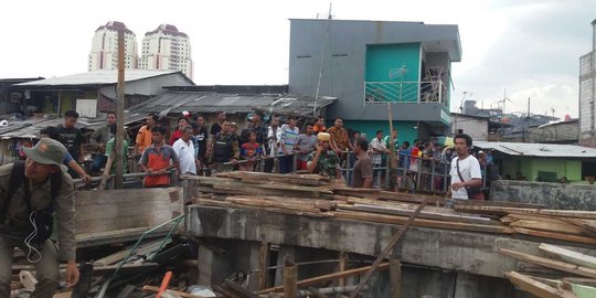 Warga Pasar Ikan teriak tak setuju jembatan akses utama dibongkar