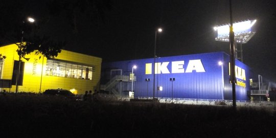 IKEA Alam Sutra diancam bom, tim Gegana sisir setiap sudut mal