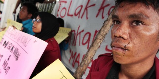 dan ancam bakar diri di depan istana rev4