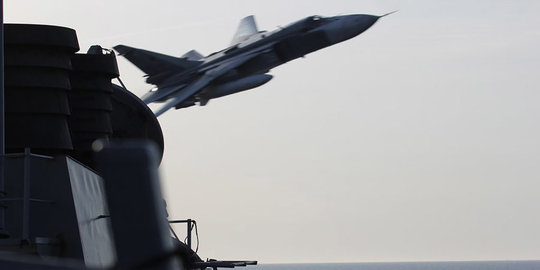 [Video] Jet Rusia lakukan manuver menyerang kapal perang AS