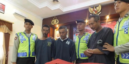 Lagi asyik judi, kakek bercucu lima dicokok polisi