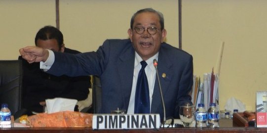 DPR dukung TNI Polri, PNS tidak wajib mundur jika maju pilkada