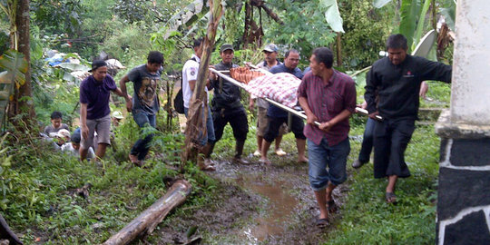 Asik mancing saat hujan, Lin tewas tertimpa pohon