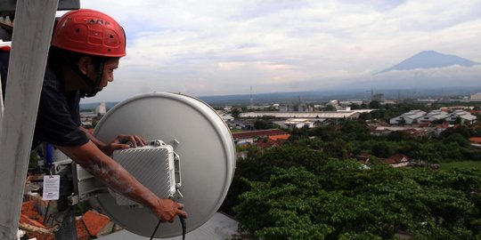 Melihat tugas mendebarkan cara perawatan jaringan menara BTS