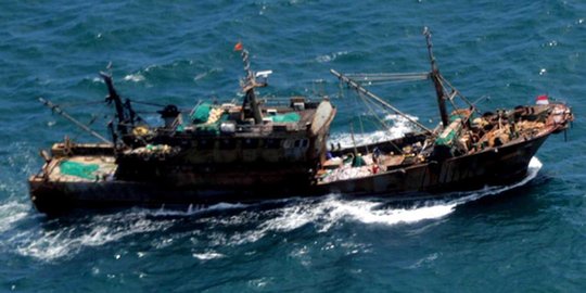 Anak buah Menteri Susi tangkap kapal Filipina di Laut Sulawesi