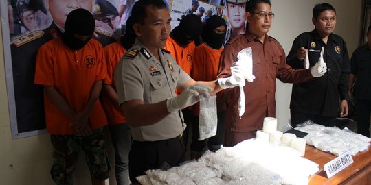 Polisi Kediri gagalkan pengiriman 45 ribu Pil Doubel L