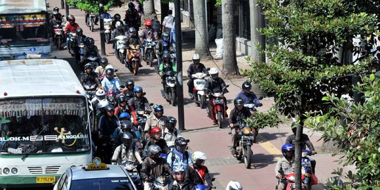 Ahok akan ubah jalur lambat Jalan Sudirman jadi pedestrian