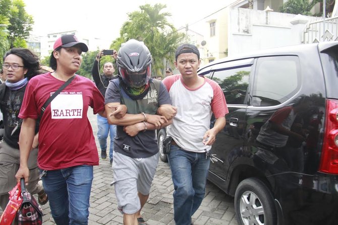 penggerebekan kosan mewah di surabaya