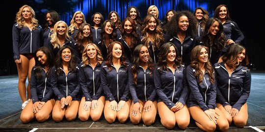 Intip ratusan wanita seksi ikut audisi cheerleaders Los Angeles Rams