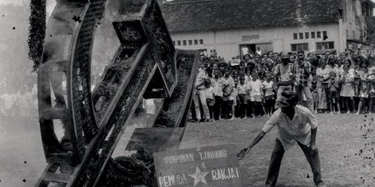 Siapa benar soal korban tewas tahun 65, Sarwo Edhie atau Sintong?