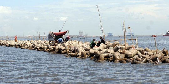 Melihat lebih dekat pemecah ombak di pesisir Jakarta