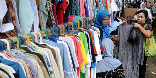 Bea Cukai Riau sita 948 karung berisi pakaian bekas asal Malaysia