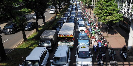 Ahok: Di Eropa saja tidak ada jalur lambat dan trotoarnya lebar