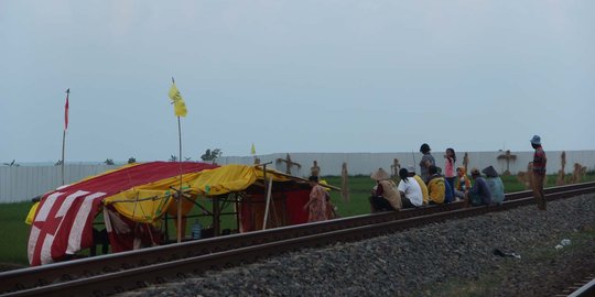 Benteng terakhir petani dan nelayan melawan pemilik modal