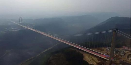 Melihat kemegahan jembatan tertinggi dan terpanjang di Asia