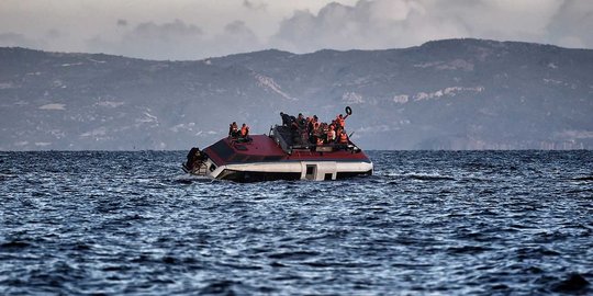 Tragedi krisis migran Eropa, 500 orang tenggelam menuju Italia